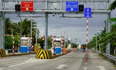 Sửa chữa hư hỏng mặt đường nhựa khu vực Tuyến tránh Cai Lậy